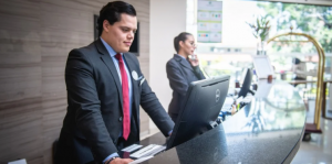 Receptionist 